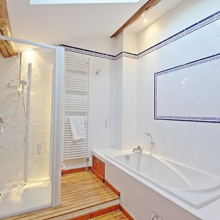 Apartamento Le Guerin - Parking Et Centre Nimes